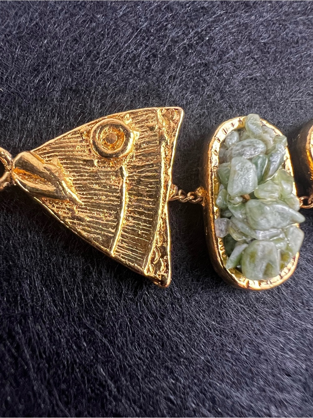 Vintage 1970s Gold Tone Articulated Fish Pendant Necklace - Picture 9 of 9